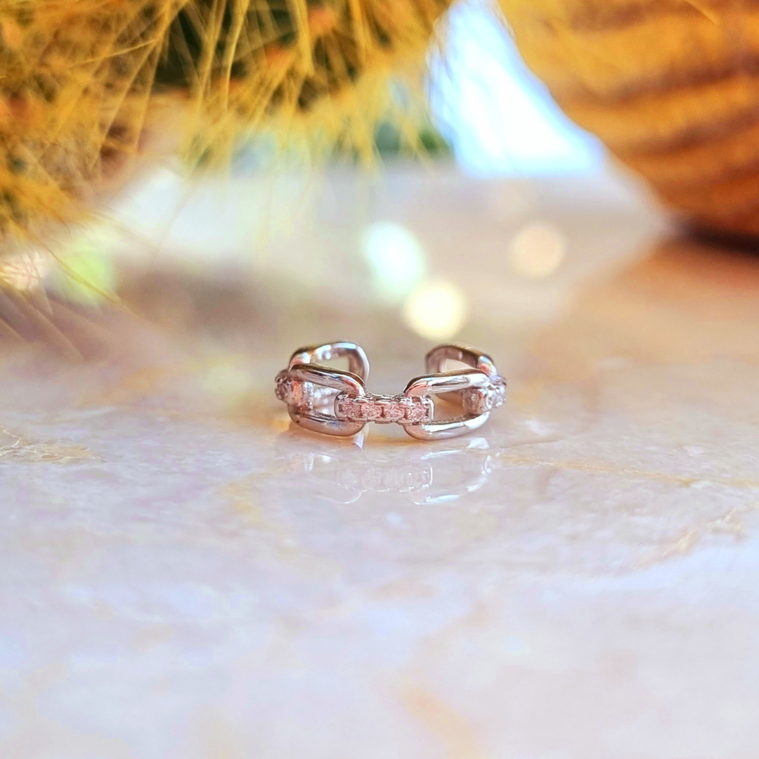 Roca de Piña - Dharia earcuff - rhodium 925 sterling silver - white zirconia - stud- earcandy- festive- zilver feestelijk white zirconia