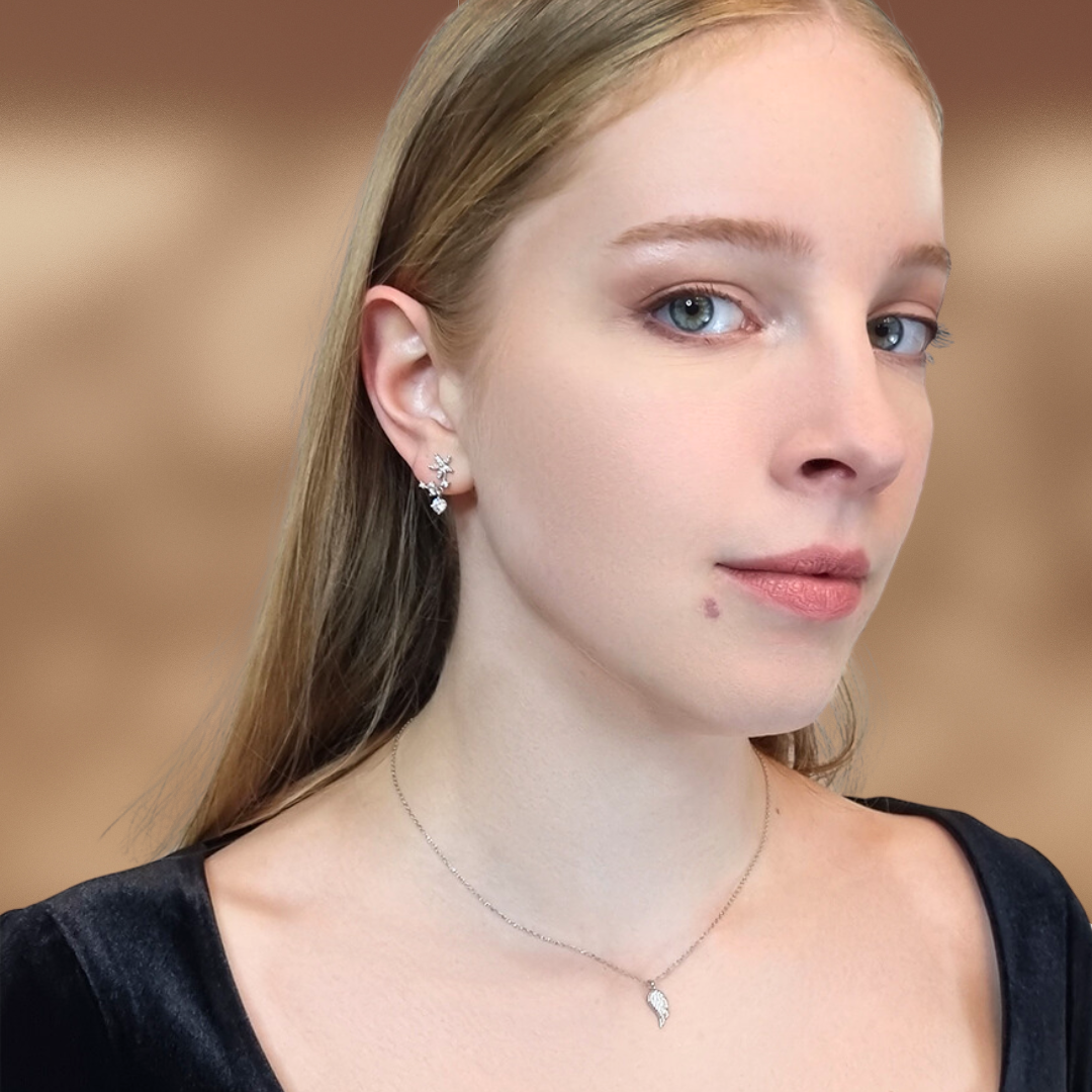 Roca de Piña - Amaranta earrings - rhodiumplated 925 sterling silver - white zirconia- flower