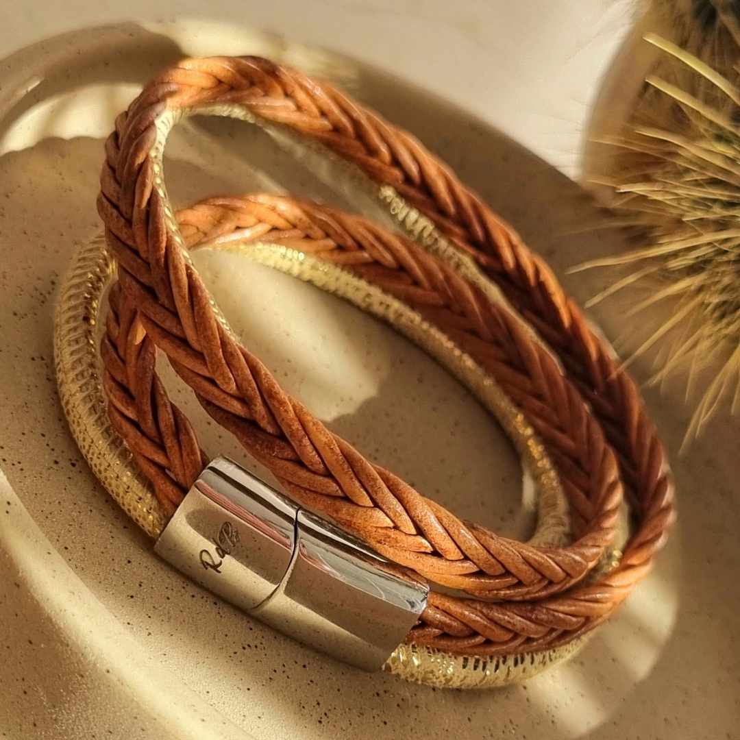 Leren armband dames - Boho Gold - Gevlochten - Bruin Goud Leer - Ibiza - Bohemien - Dubbel koord