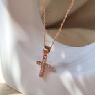 Rosé goud ketting met kruis - steentjes - christelijke ketting
