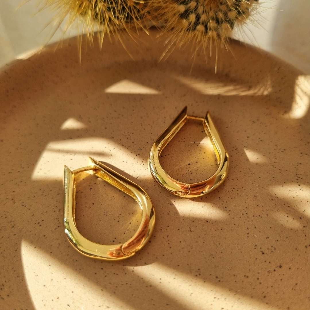 Hoops oorbellen druppel goldfilled Vanessa- Goud Kleur - Dames - kliksluiting- hoop - oorringen - creolen