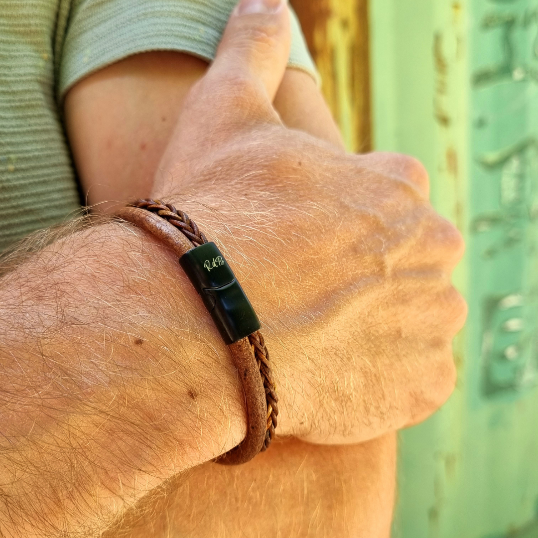 Roca de Piña - Sturdy Double cord bracelet- leather, stainless steel clasp