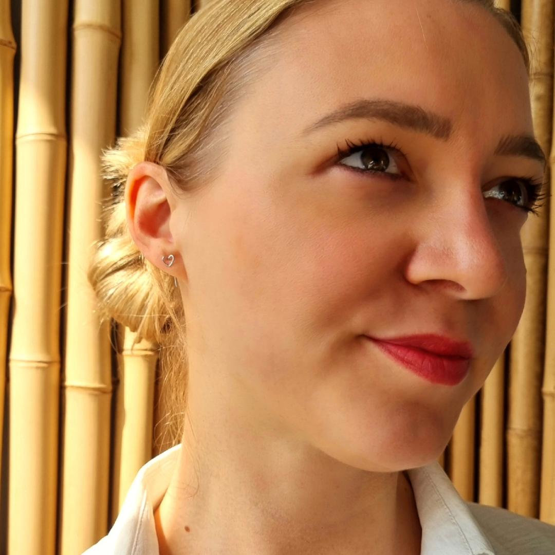 Roca de Piña - Little heart stud - rhodium plated 925 sterling silver - earring