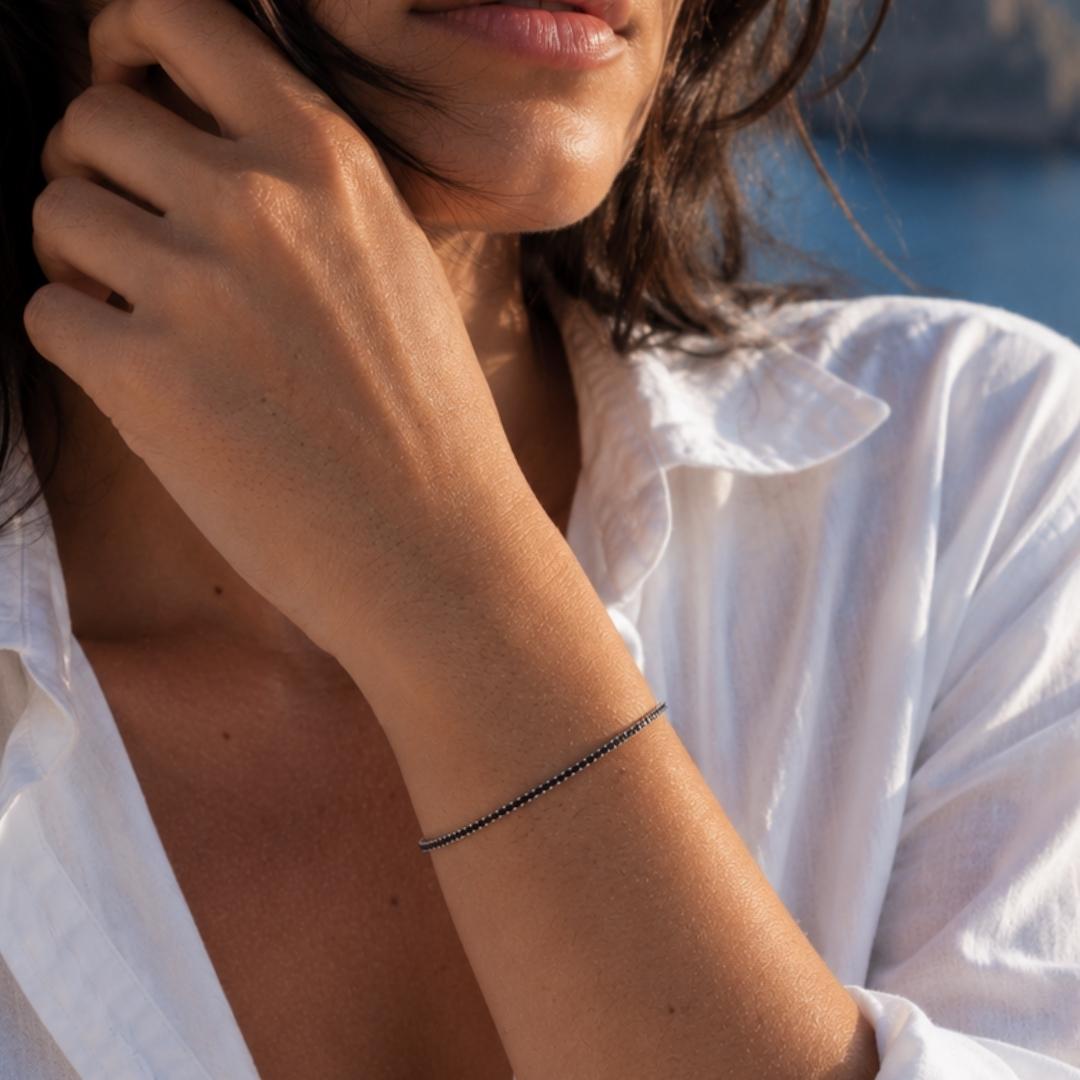 Tennis armband zilver zwarte steentjes