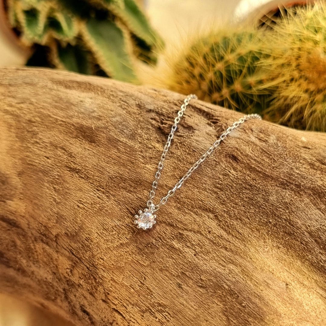 Zilveren ketting met steen vrouw Hanna