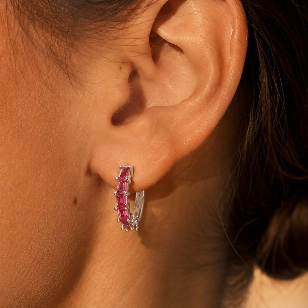 Zilveren oorbellen met steentjes roze fuchsia pavé