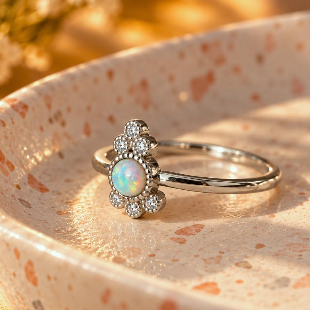Zilveren ring met opaal