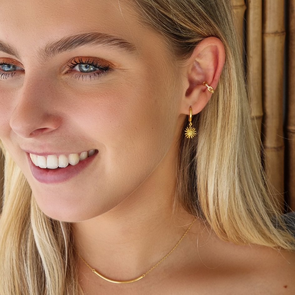 Gouden earcuff steentjes Dharia