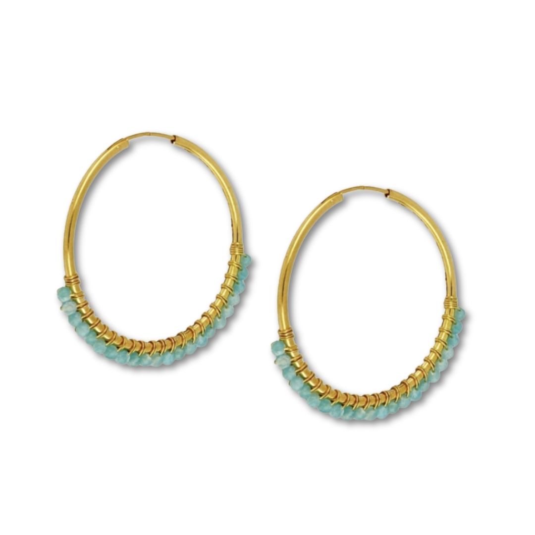 Gouden hoop oorbellen met turquoise steentjes blauw van amazoniet in verguld zilver