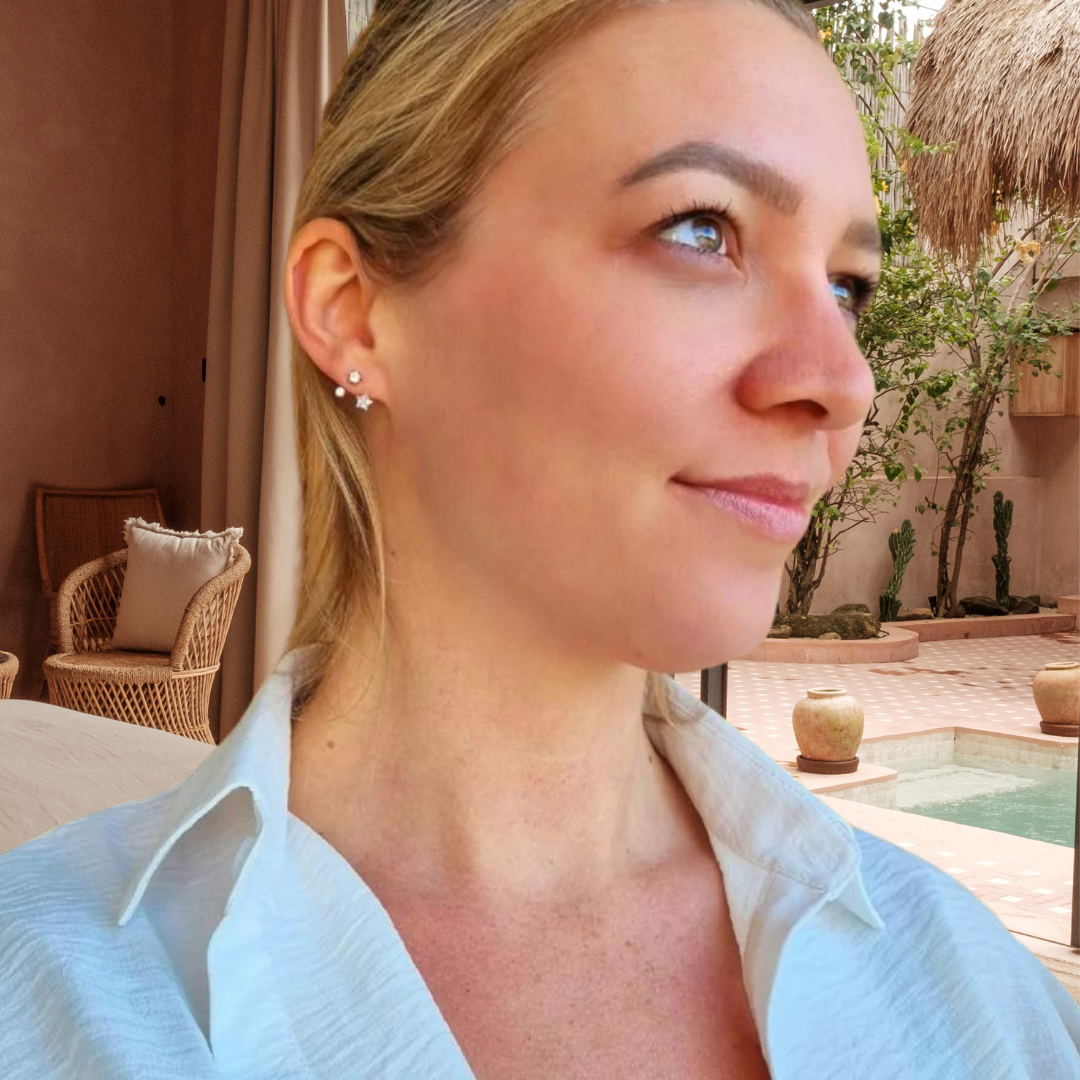 Roca de Piña - Seri earrings - rhodiumplated 925 sterling silver - white zirconia - stud- earcandy- festive