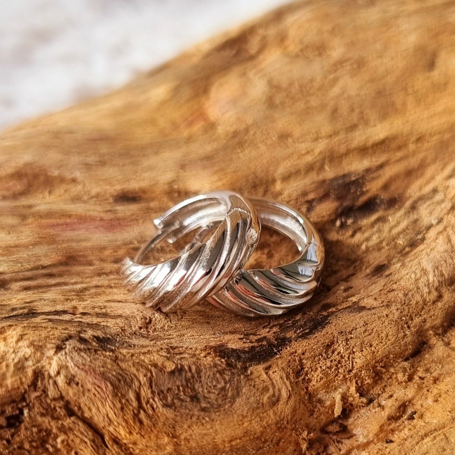 Roca de Piña- croissant hoops - rhodium plated- 925 sterling silver