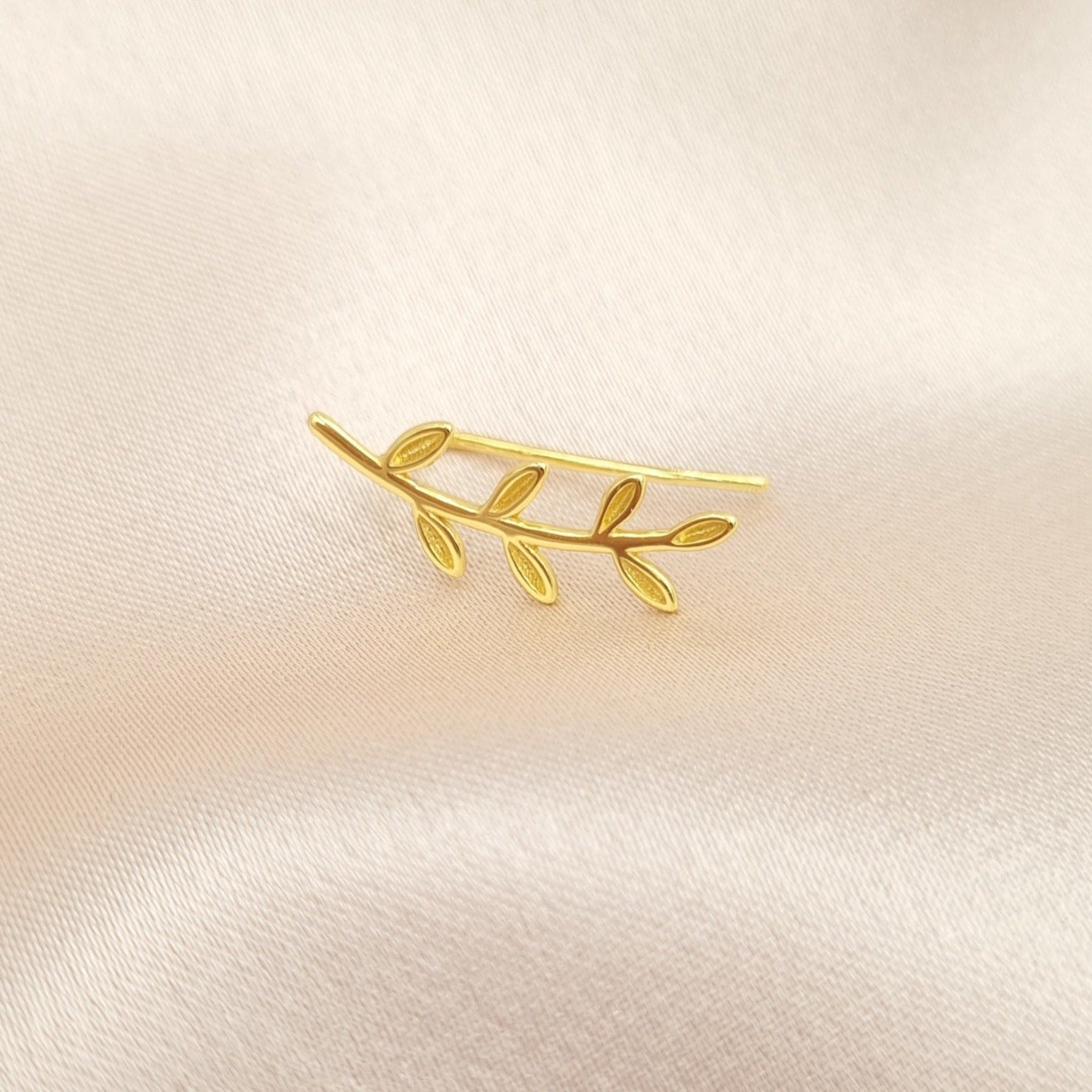 Roca de Piña- Leaf climber- gold plated- 925 sterling silver