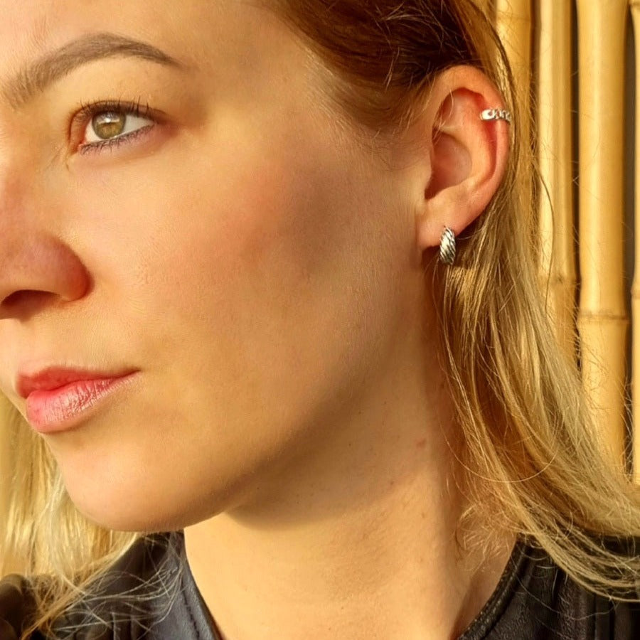 Roca de Piña- croissant hoops - rhodium plated- 925 sterling silver