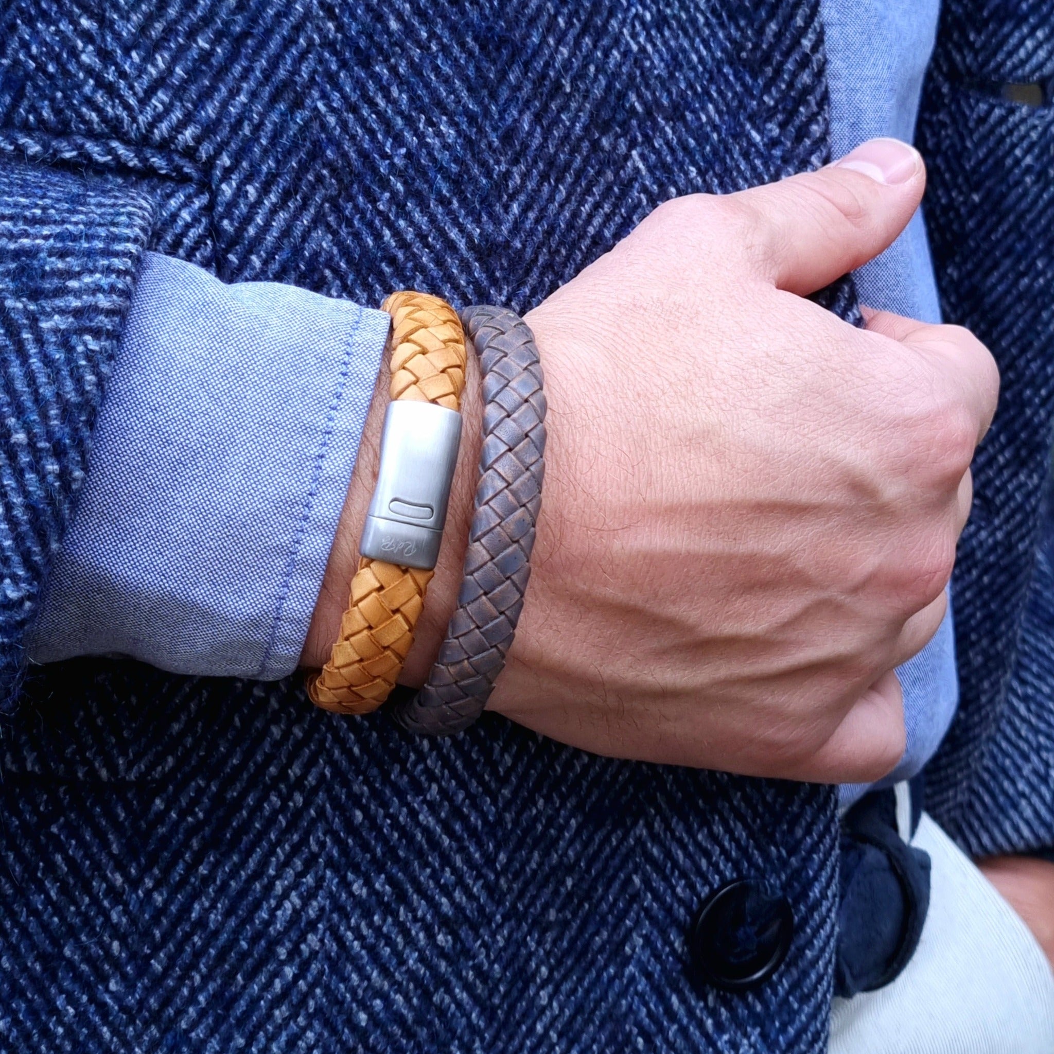 Roca de Piña- Blue Lizard bracelet - stainless steel clasp