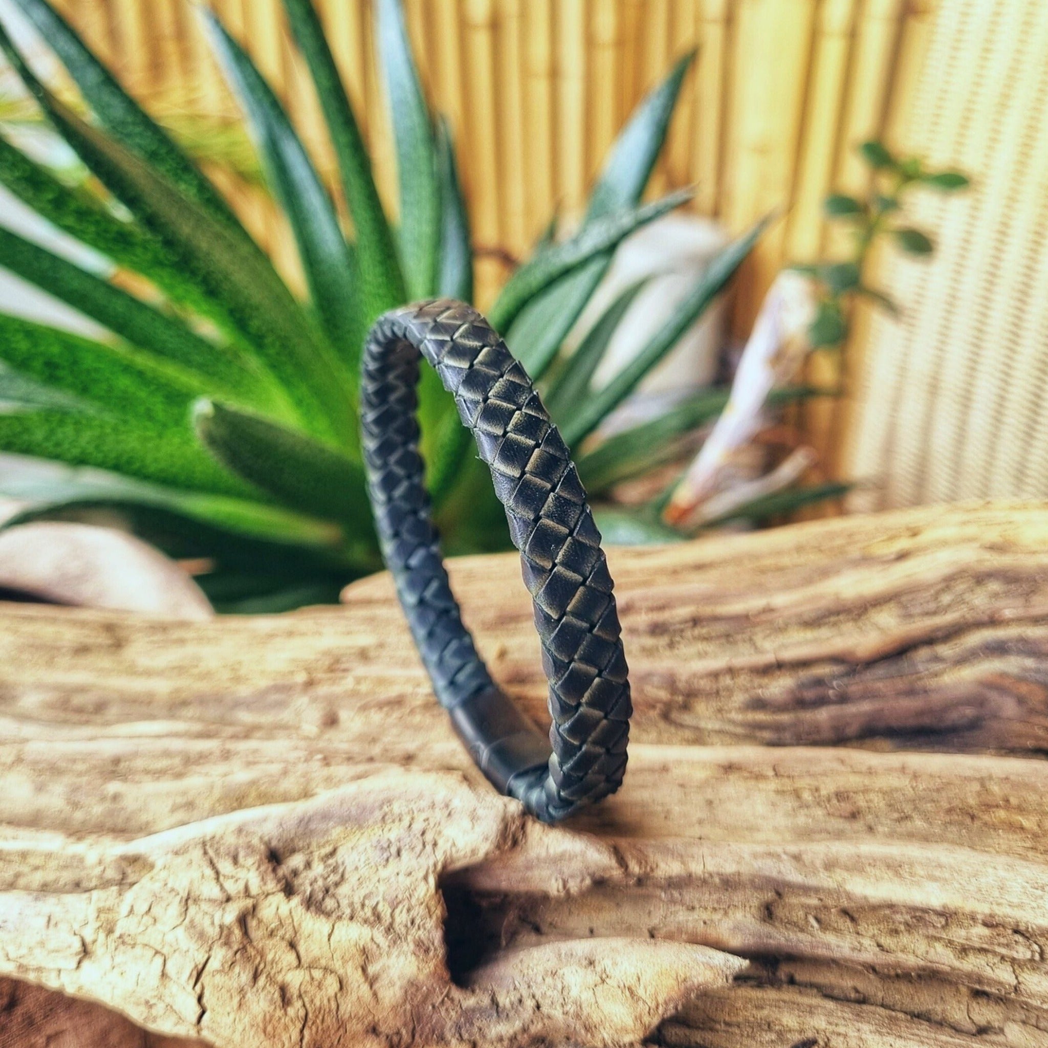 Roca de Piña - Makapu Reef bracelet - stainless steel clasp