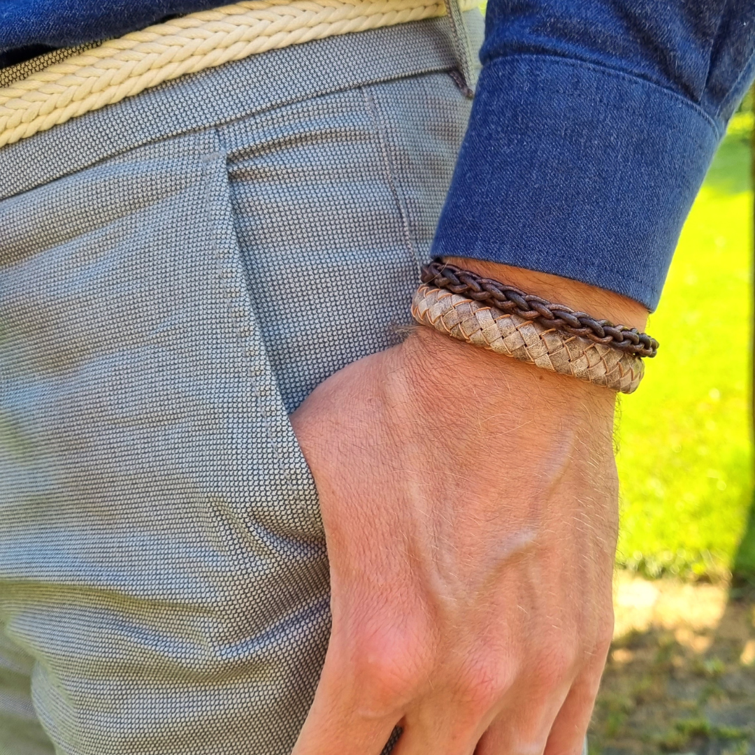 Roca de Piña - Beacon Cove leather bracelet - stainless steel clasp