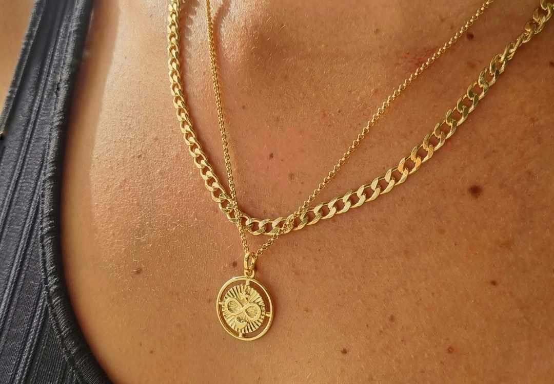 Goudkleurige kettingen