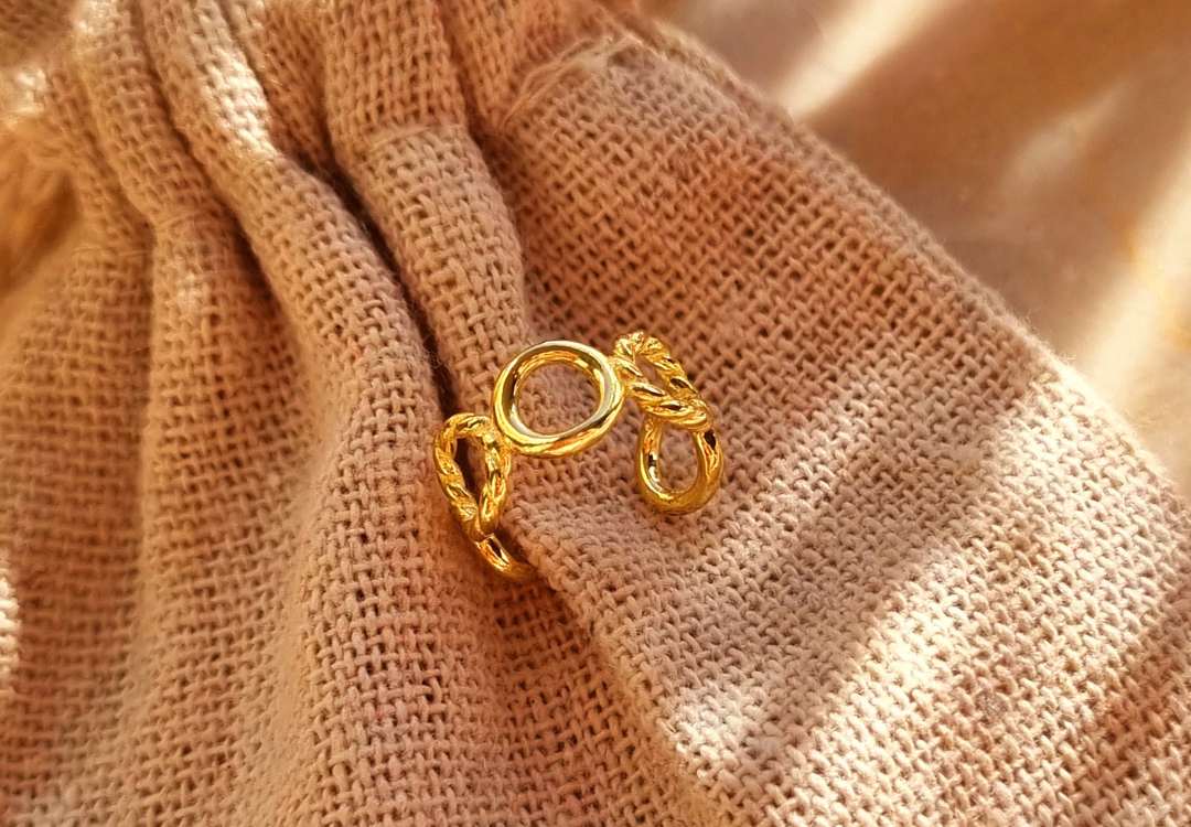 Gouden ear cuffs dames 