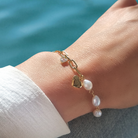 Roca de Piña - Encanto de Amor bracelet - fresh water pearls - zirconia heart charm- parel armband