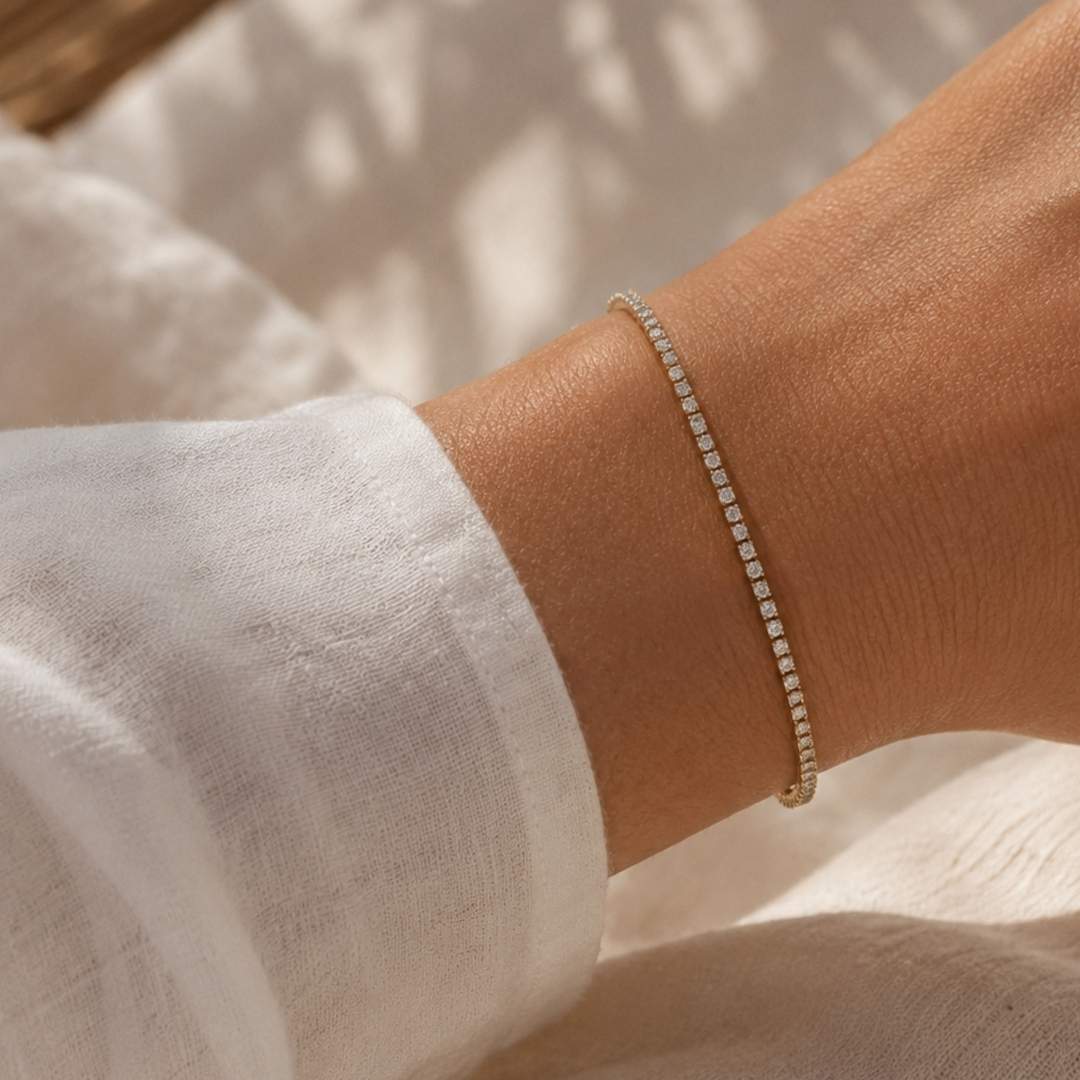 Gouden Tennisarmband vrouw 1mm met witte steentjes