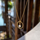 Gouden ketting met parel hanger met ring