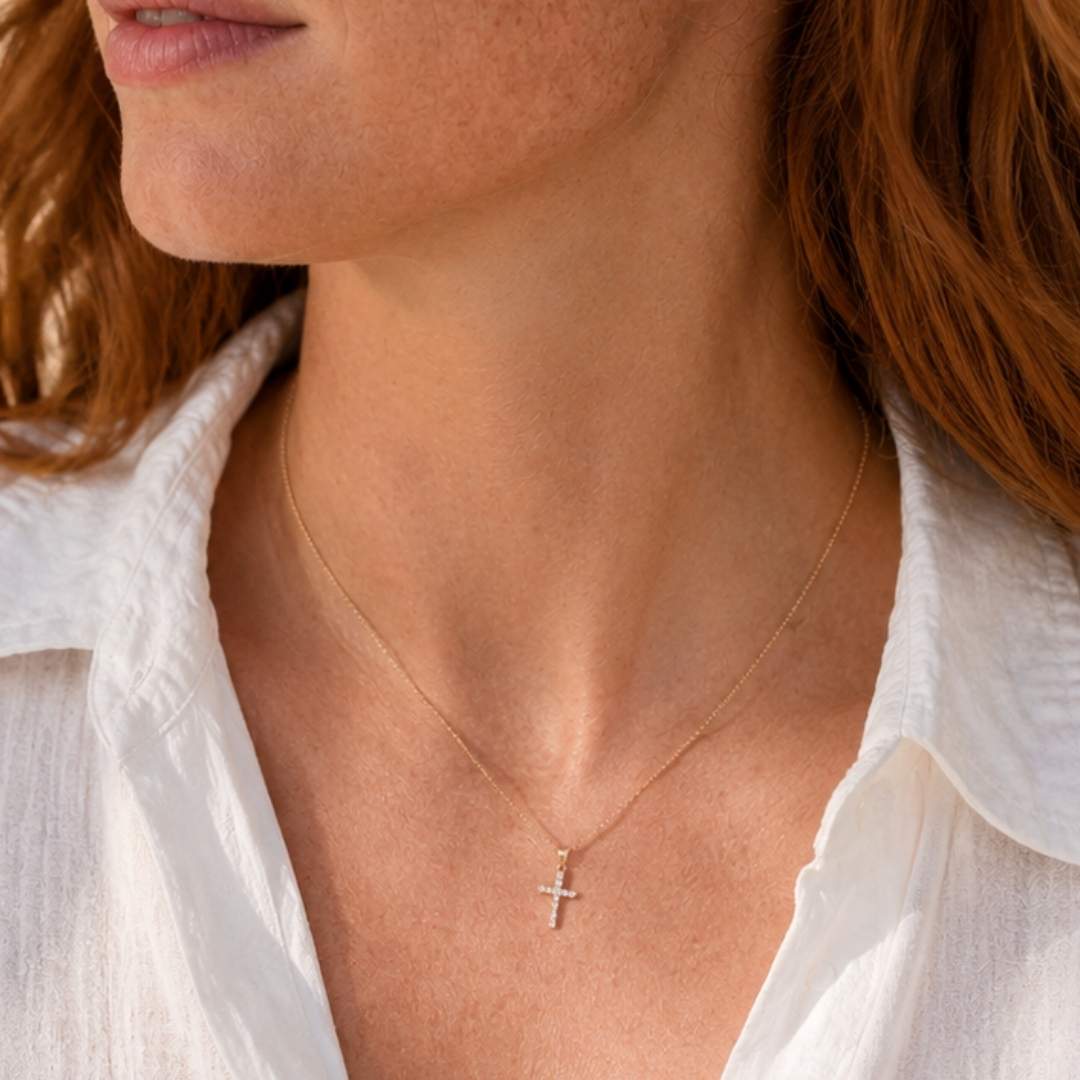 Kruis ketting rosé goud met steentjes