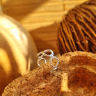 Roca de Piña - Nicky earcuff, rhodium plated silver, zilver, oorcuff, cadeau trendy cute, tangled design