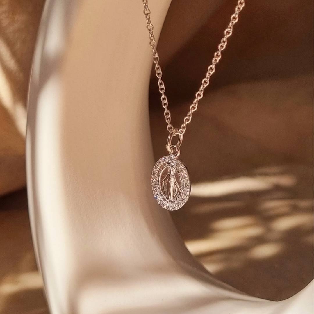 Zilveren ketting met Maria bedel - Christelijk sieraad- geloof