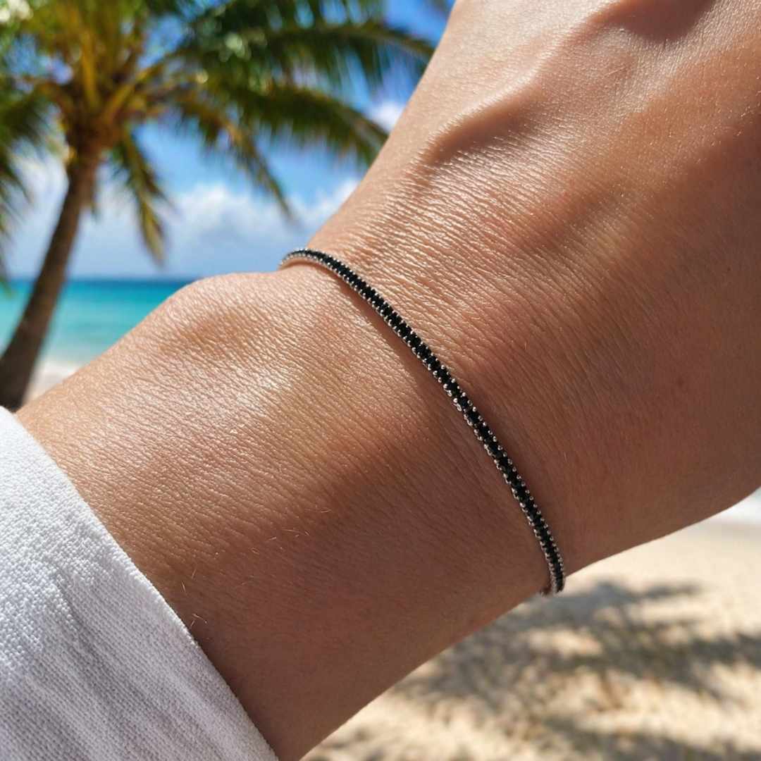 Zilveren Tennisarmband Met Zwarte Steentjes