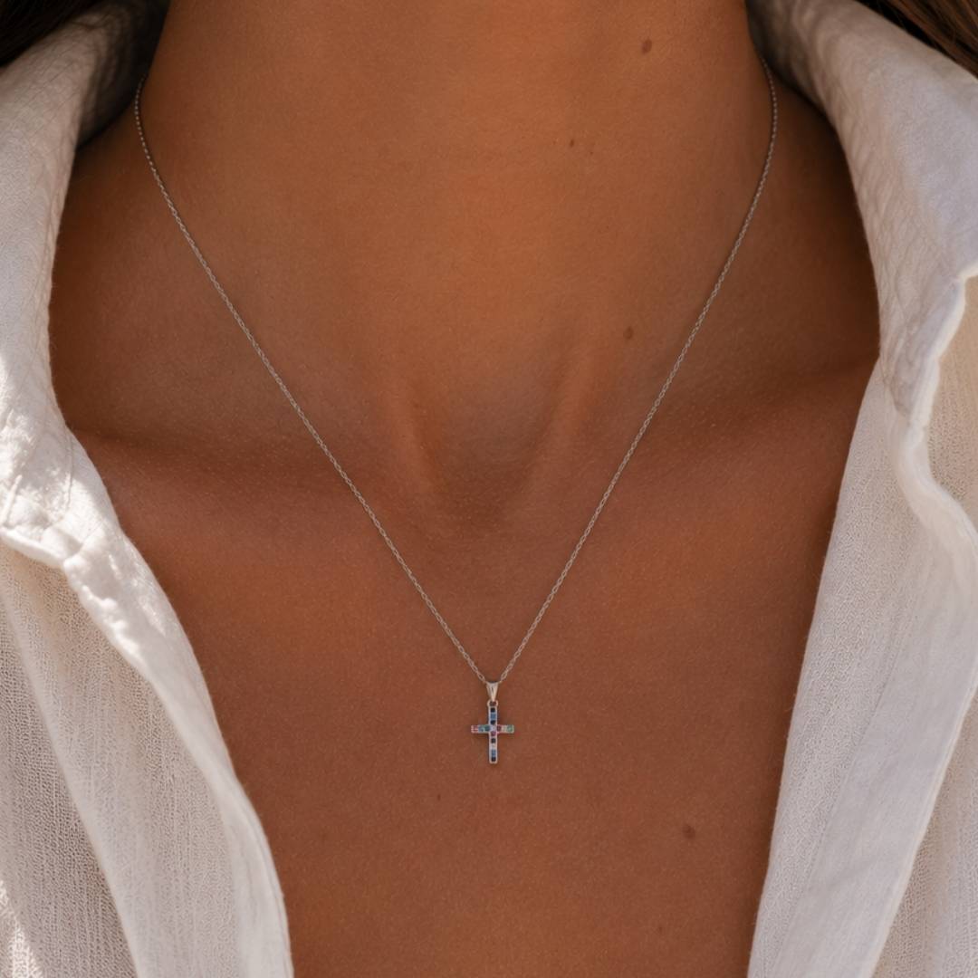 Zilveren ketting met kruis steentjes