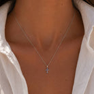 Zilveren ketting met kruis steentjes