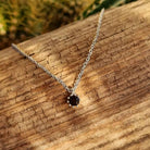 Zilveren ketting met hanger en zwarte steen Hanna