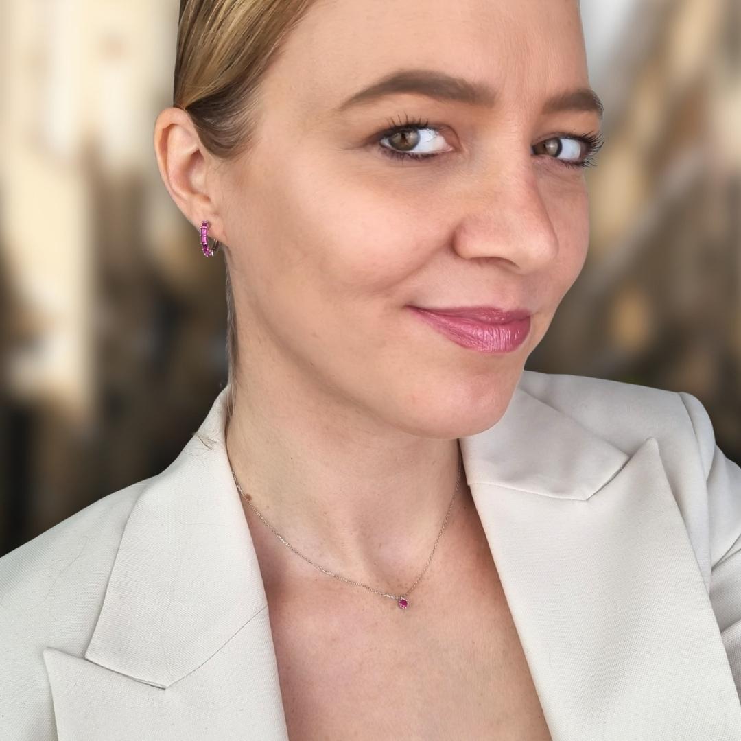 Zilveren ketting met roze steen hanger model